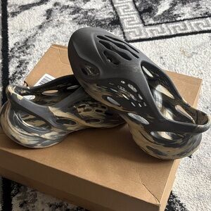 Adidas Yeezy Foam Runner